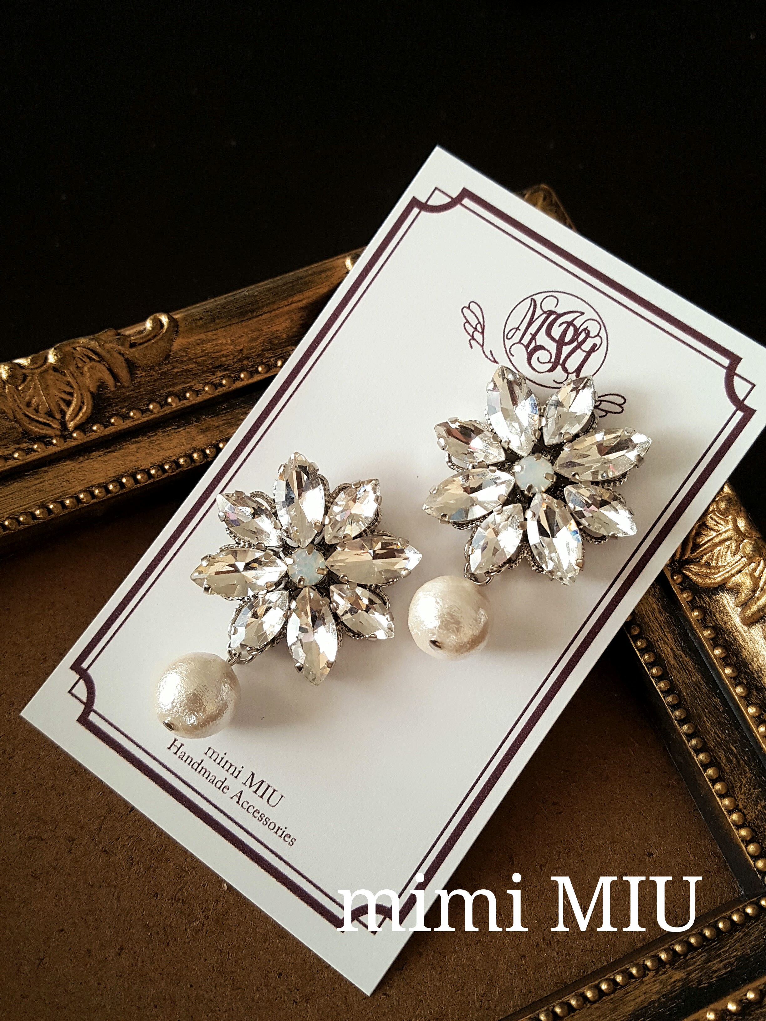 極美品✨️ miumiu ビジュー パール フック ピアス シルバー ストーン 極美品✨️ miumiu ビジュー パール フック ピアス シルバー