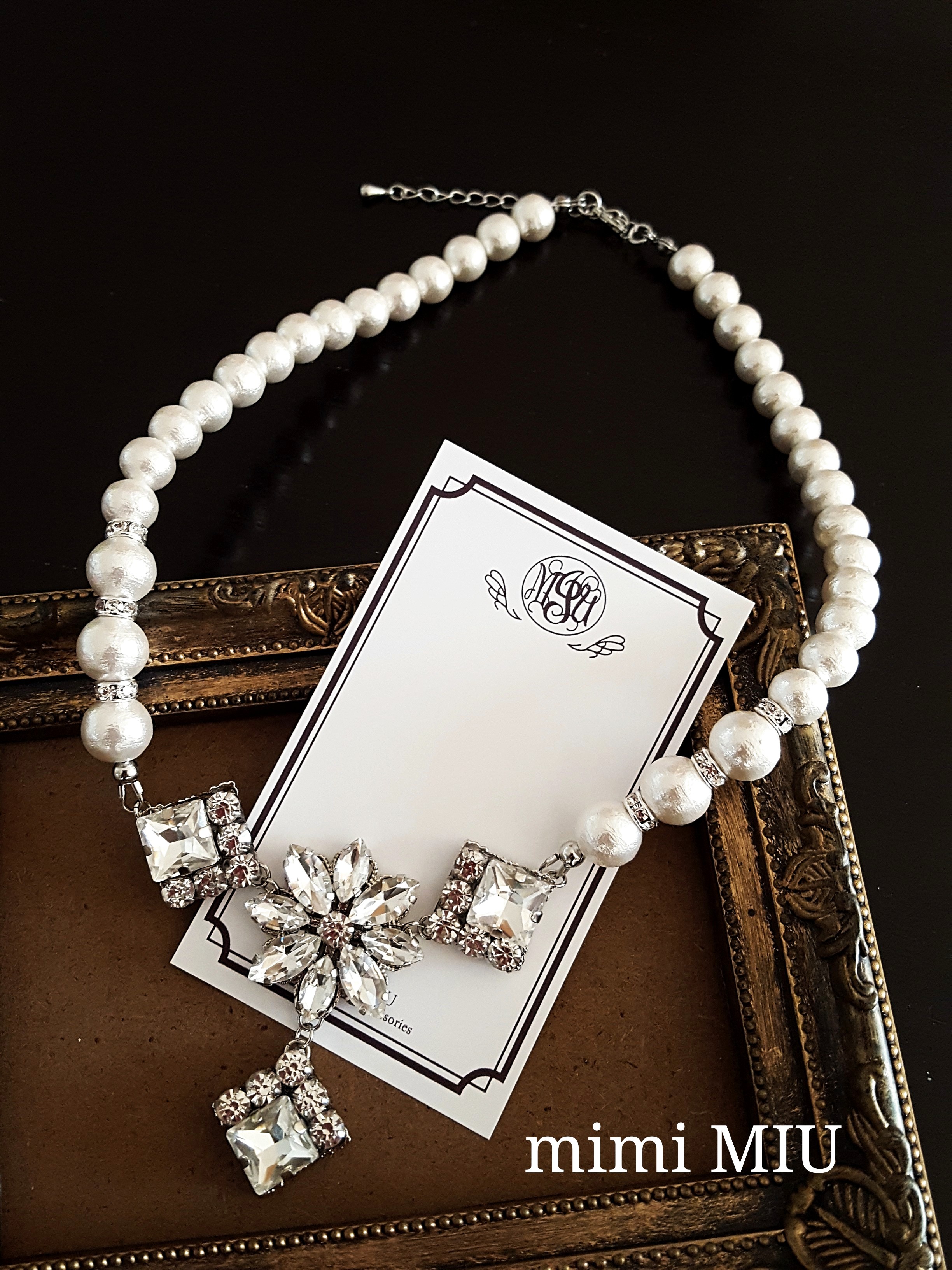 《送料無料》スクエアビジューフラワーパールネックレス