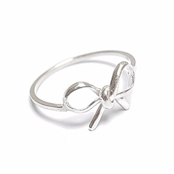 Silver Bow Ribbon Ring 第1張的照片