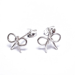 Silver Bow Ribbon studs 第1張的照片