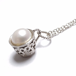 silver teacup necklace pearl 第1張的照片