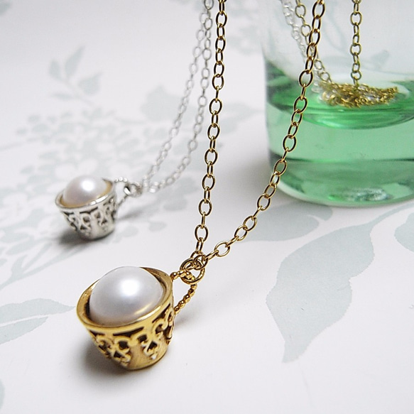 18ct goldplated teacup necklace pearl 1枚目の画像