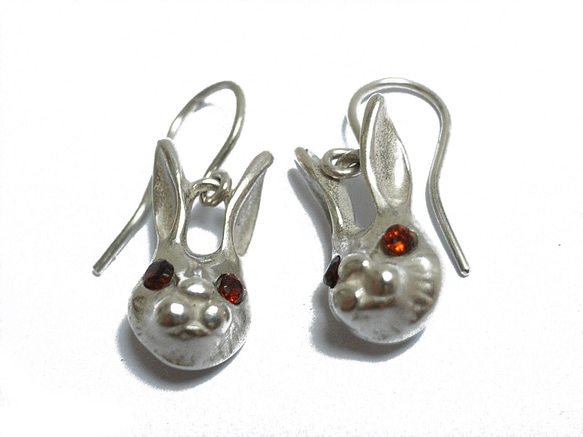 goldplated Rabbit head hook earrings 2枚目の画像