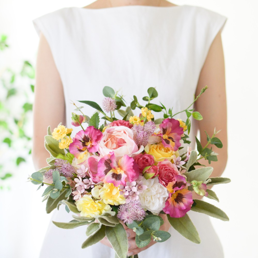 パンジーとローズのピンクロミナブーケ（造花）