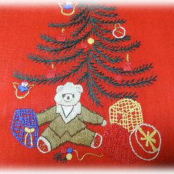 クリスマス　ギフトバッグ　★　きんちゃく袋　ツリー＆ベア刺繍 2枚目の画像