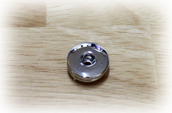 樹脂コート　スナップボタン　直径1.8ｃｍ　縫い付け用　受け口 1枚目の画像