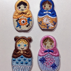 マトリョーシカ　アイロン接着　刺繍ワッペン　４個組 1枚目の画像