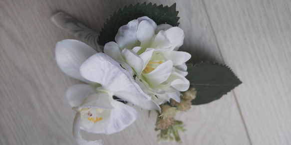 受注製作！白い胡蝶蘭のブートニア（コサージュ） 13枚目の画像