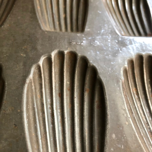 英国で出会った♪ アンティーク フランスのマドレーヌ モールド