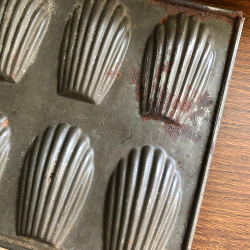 英国で出会った♪ アンティーク フランスのマドレーヌ モールド