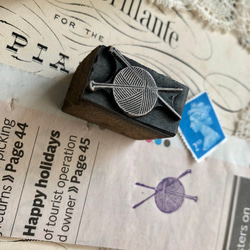 英国買い付け♪メタル製スタンプ 毛糸玉と編み針/ニッティング/ 編み物