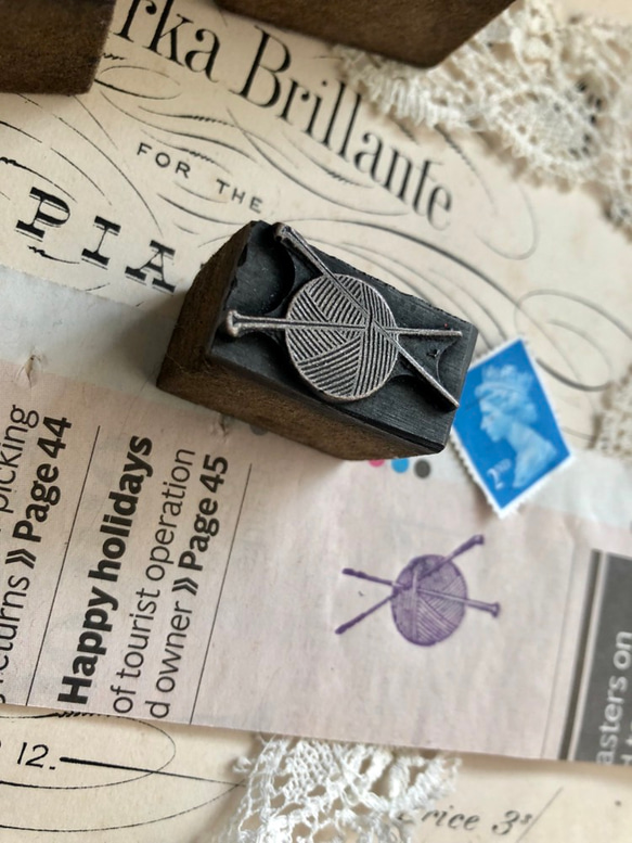 英国買い付け♪メタル製スタンプ 毛糸玉と編み針/ニッティング/ 編み物