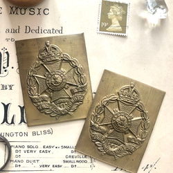 英国で出会った♪アンティーク 真鍮製パーツ 英国のエンブレム　王冠とクロスデザイン 2枚目の画像