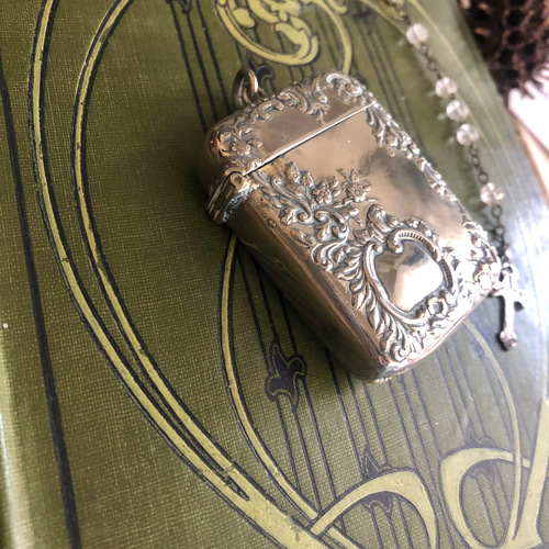 英国で出会った♪ アンティーク 植物模様 シルバープレート製