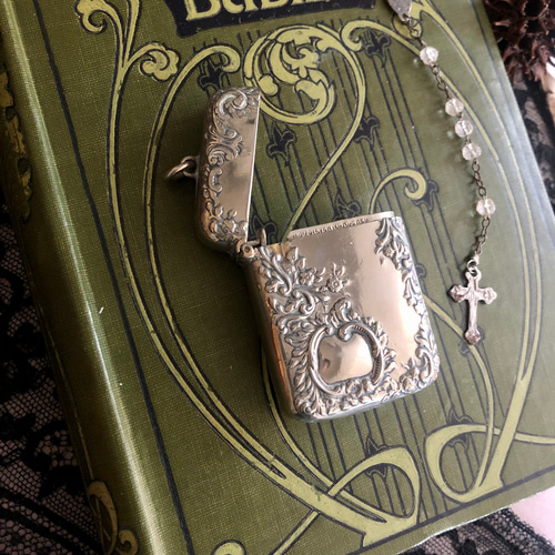 英国で出会った♪ アンティーク 植物模様 シルバープレート製 ヴェスタ