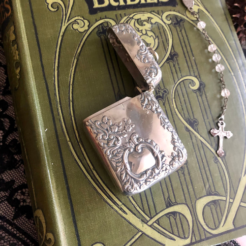 英国で出会った♪ アンティーク 植物模様 シルバープレート製 ヴェスタ