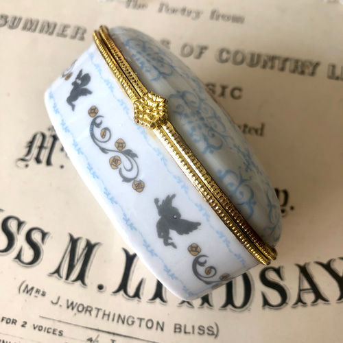 伊ヴィンテージ 楕円形 陶器製アラベスク模様のジュエリーケース