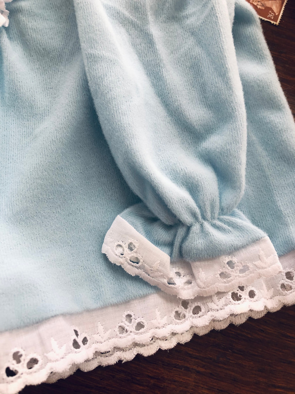 英国で出会った♪ヴィンテージ 水色のふわふわのベビー服　1960-1970年代頃/ベビーブルー色 5枚目の画像