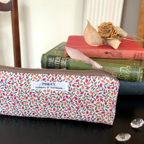 ロンドンで選んだ♪英国製リバティプリントのふんわり横長フリルポーチ  