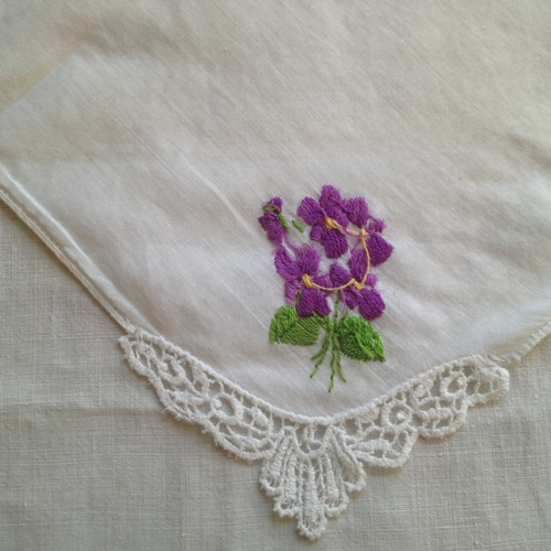 英国製アンティーク/スミレの刺繍 レース付きハンカチ その他