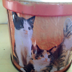 英国で出会った♪、 アンティークのネコ柄トフィー缶/Tin 5枚目の画像