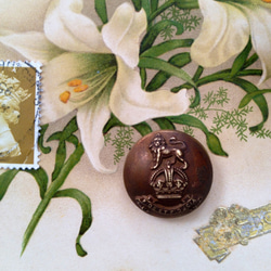 英国で出会った♪ アンティーク 王冠とライオンのメタルボタン 小 3枚目の画像