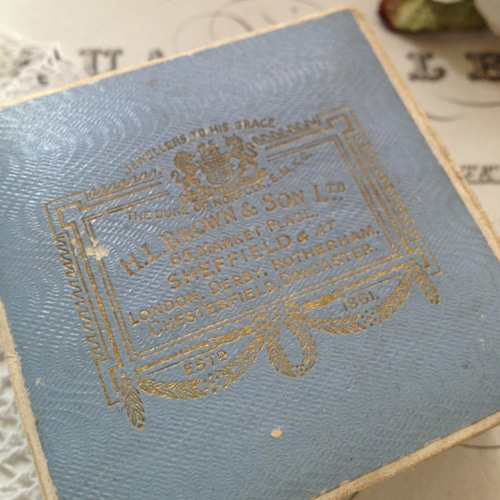 英国アンティーク 宝飾店のジュエリーボックス 紙箱 〈R-13〉ブルー