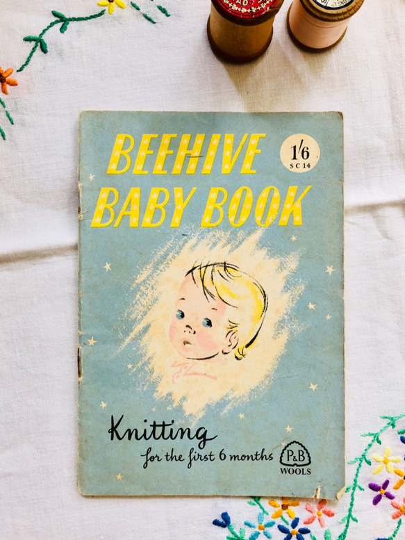 英国で出会った♪ ヴィンテージ赤ちゃんの 編み物の本 新生児用ニッティングB 1枚目の画像