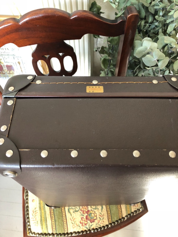 アンティークの丸いフォルムのトランク ヴァルカンファイバー製　スーツケース 6枚目の画像