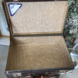 アンティークの丸いフォルムのトランク ヴァルカンファイバー製　スーツケース 3枚目の画像
