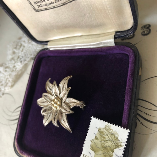 英国で出会った♪ ヴィンテージ シルバー製エーデルワイスのブローチ