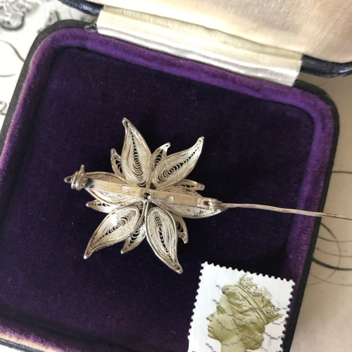 英国で出会った♪ ヴィンテージ シルバー製エーデルワイスのブローチ
