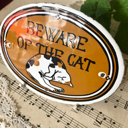 ◆Hさま専用◆英国で出会った♪1点もの エナメル陶板製（ホーロー） 猫のサインプレート「猫ちゃん注意」 2枚目の画像