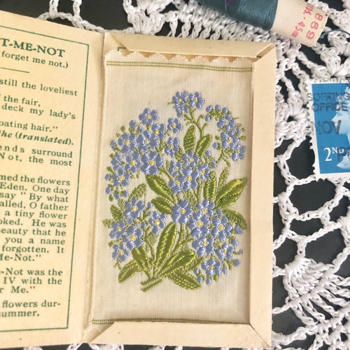 英国で出会った♪アンティークの刺繍のシルク製タグ 勿忘草