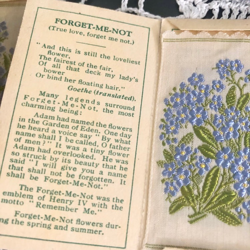 英国で出会った♪アンティークの刺繍のシルク製タグ 勿忘草 英国で出会った♪アンティークの刺繍のシルク製タグ 勿忘草