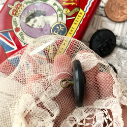 再販）英国で出会った♪ ヴィンテージ  英国の紋章ボタンC エリザベス女王 ERⅡ/王冠/英国王室 ブラック 24ｍｍ 6枚目の画像