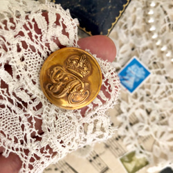 英国で出会った♪ アンティーク ジョージ5世の紋章 真鍮ボタンA /王冠/英国王室 24ｍｍ 6枚目の画像