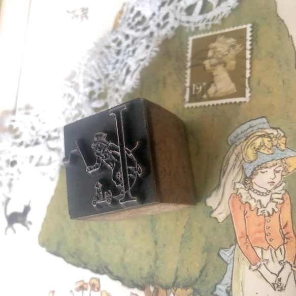 イギリス19世紀ヴィクトリアンブロンズ飾付ショーケース