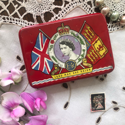 英国で出会った♪ アンティーク1953年エリザベス女王戴冠記念oxo缶 /ジュエリーケース 1枚目の画像