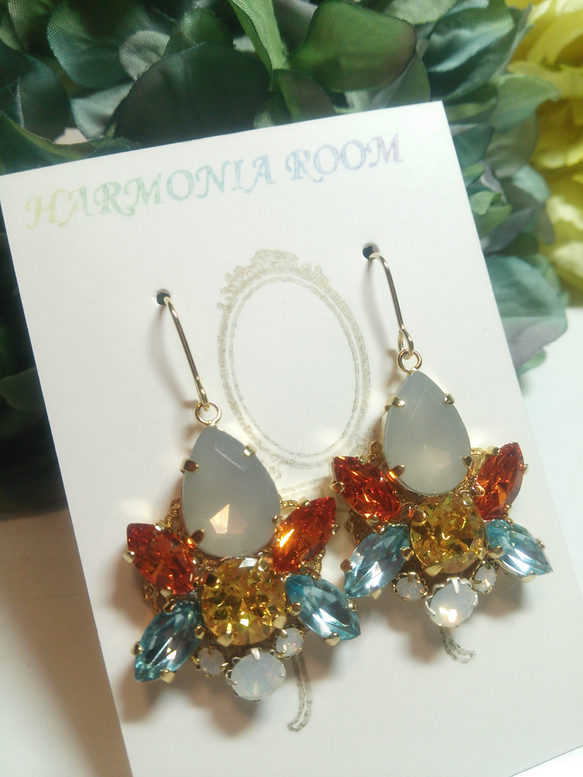 華やかビジューピアス～グレー×オレンジ～