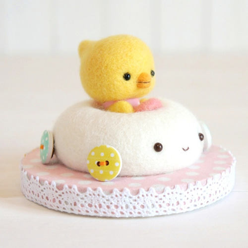 たまごカーに乗ったひよこ 羊毛フェルト Chiku Chiku♪ 通販 1663899