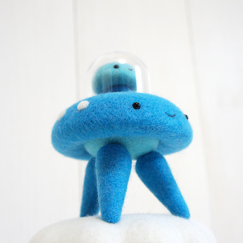 くらげUFO 羊毛フェルト Chiku Chiku♪ 通販 508810｜Creema(クリーマ)