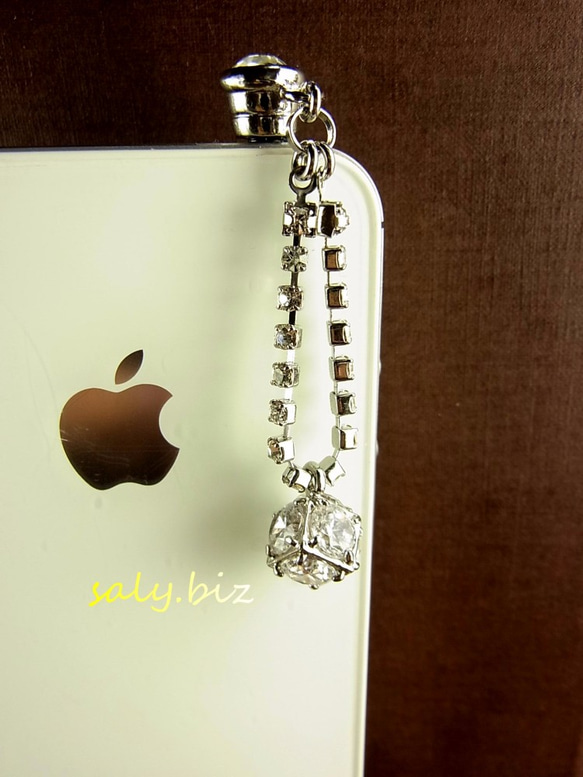 saly☆キュービックジルコニアとスワロフスキー☆イヤホンジャック 4枚目の画像