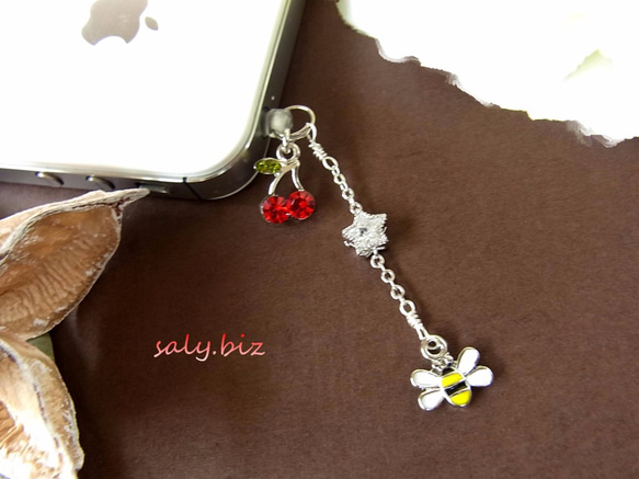 saly☆揺れるハチさん☆イヤホンジャック 3枚目の画像