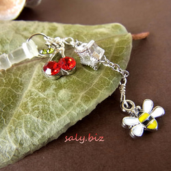 saly☆揺れるハチさん☆イヤホンジャック 4枚目の画像