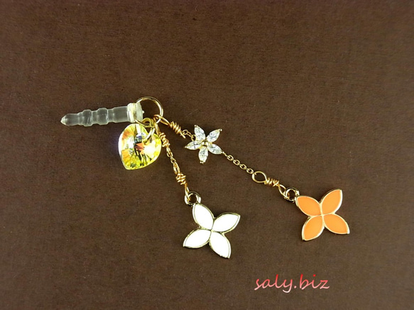 saly☆イヤホンジャック☆スワロフスキーと揺れるお花 2枚目の画像