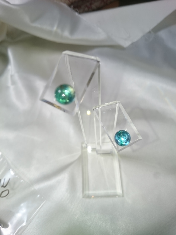 ベネチアンガラス　水色気分のピアス　小粒 3枚目の画像