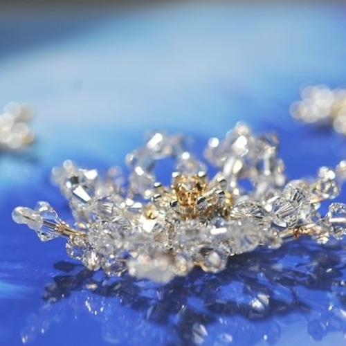 氷華 雪の結晶 きらめくスワロフスキークリスタルブローチ ブローチ