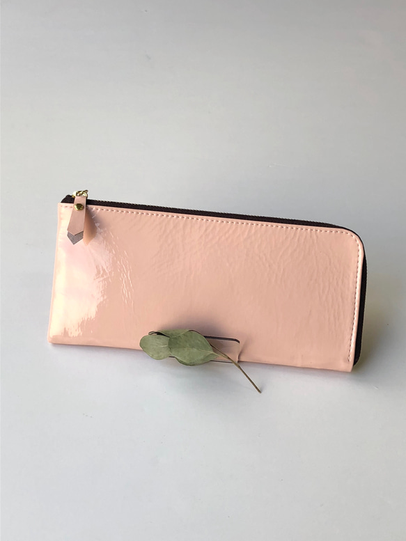 さくらピンク】ピッグスキンのスリムな長財布 エナメル 長財布