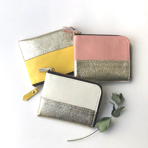 本革のスリムなミニ財布 ホワイト×ゴールド その他ミニ財布